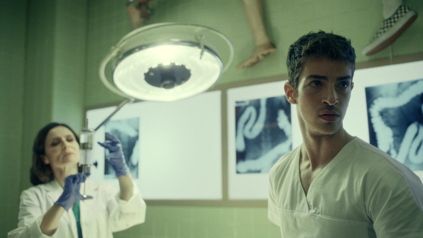 NETFLIX — 17